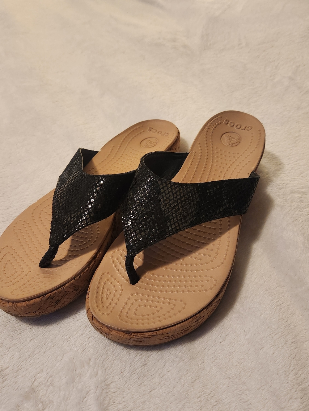 Crocs A-Leigh Cork Wedge Thong With Black Snakeskin Textured Straps Size 8